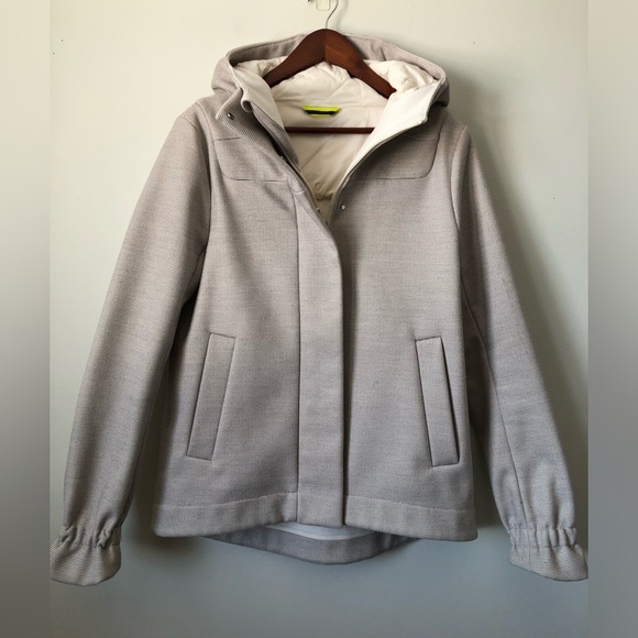 Lululemon Studio Softshell - size M/L - neutral softshell jacket versatile coat - Picture 4 of 16